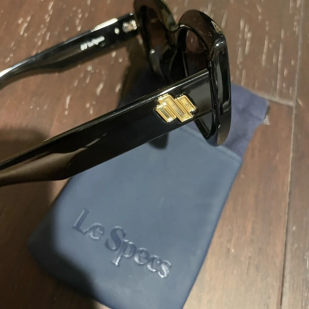 Le Specs Glossy Black Sunglasses - Picture 4 of 5